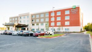 Holiday Inn Express & Suites Russellville by IHG