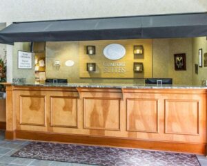 Comfort Suites Airport