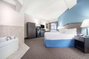 AmericInn by Wyndham Green Bay East