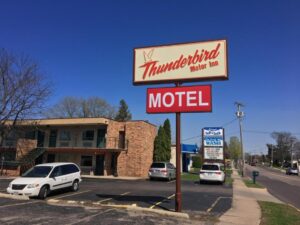 Thunderbird Motor Inn