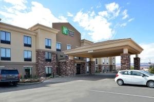 Holiday Inn Express & Suites Page - Lake Powell Area by IHG